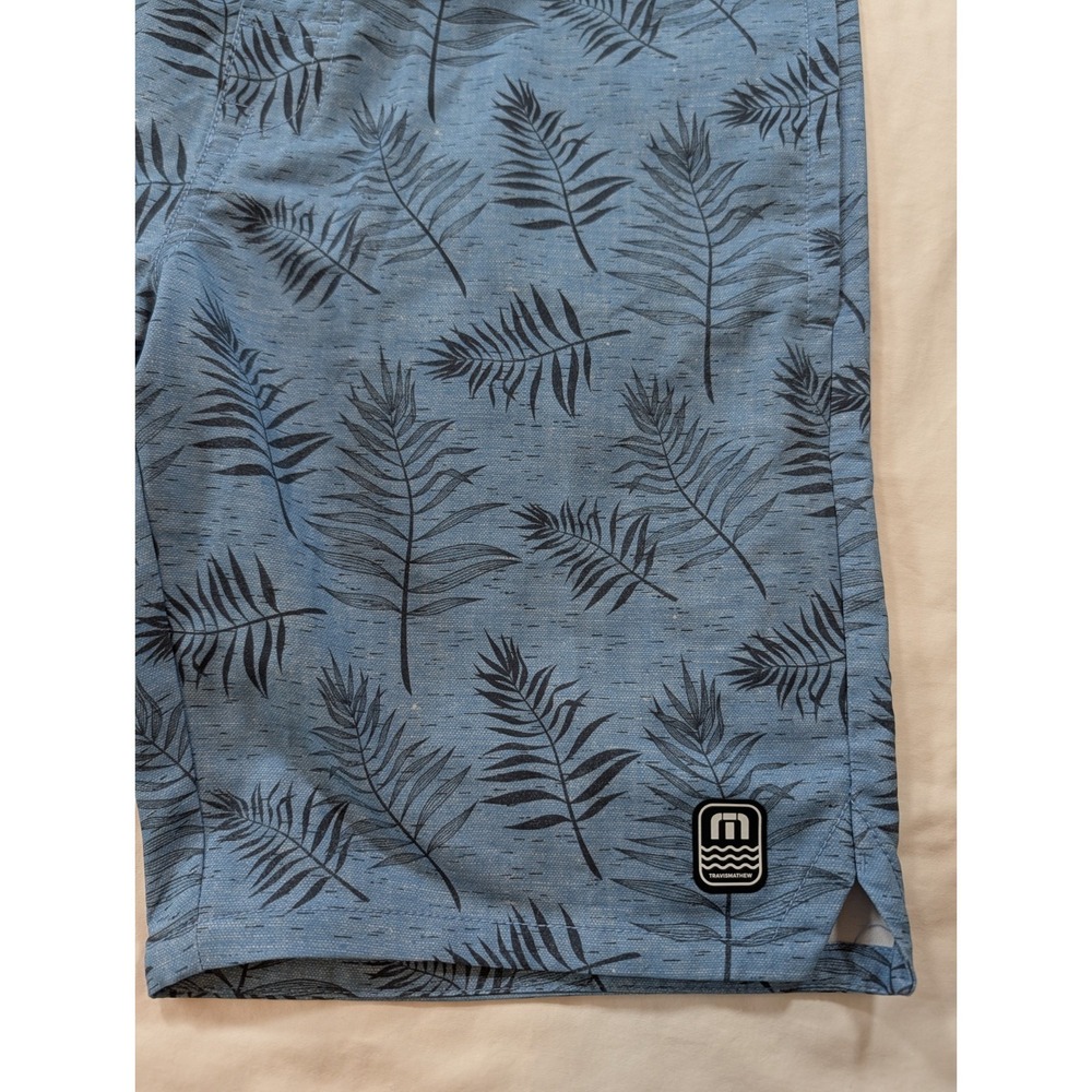 Travis Matthew Swim Trunks Men's 34 Stretch Preppy Summer Floral Leaves 9" - Picture 2 of 8